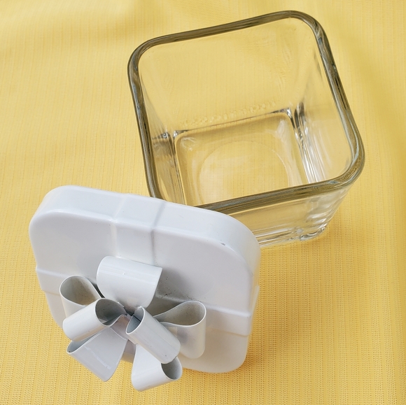 Present Storage Jar - Picture 7 of 8